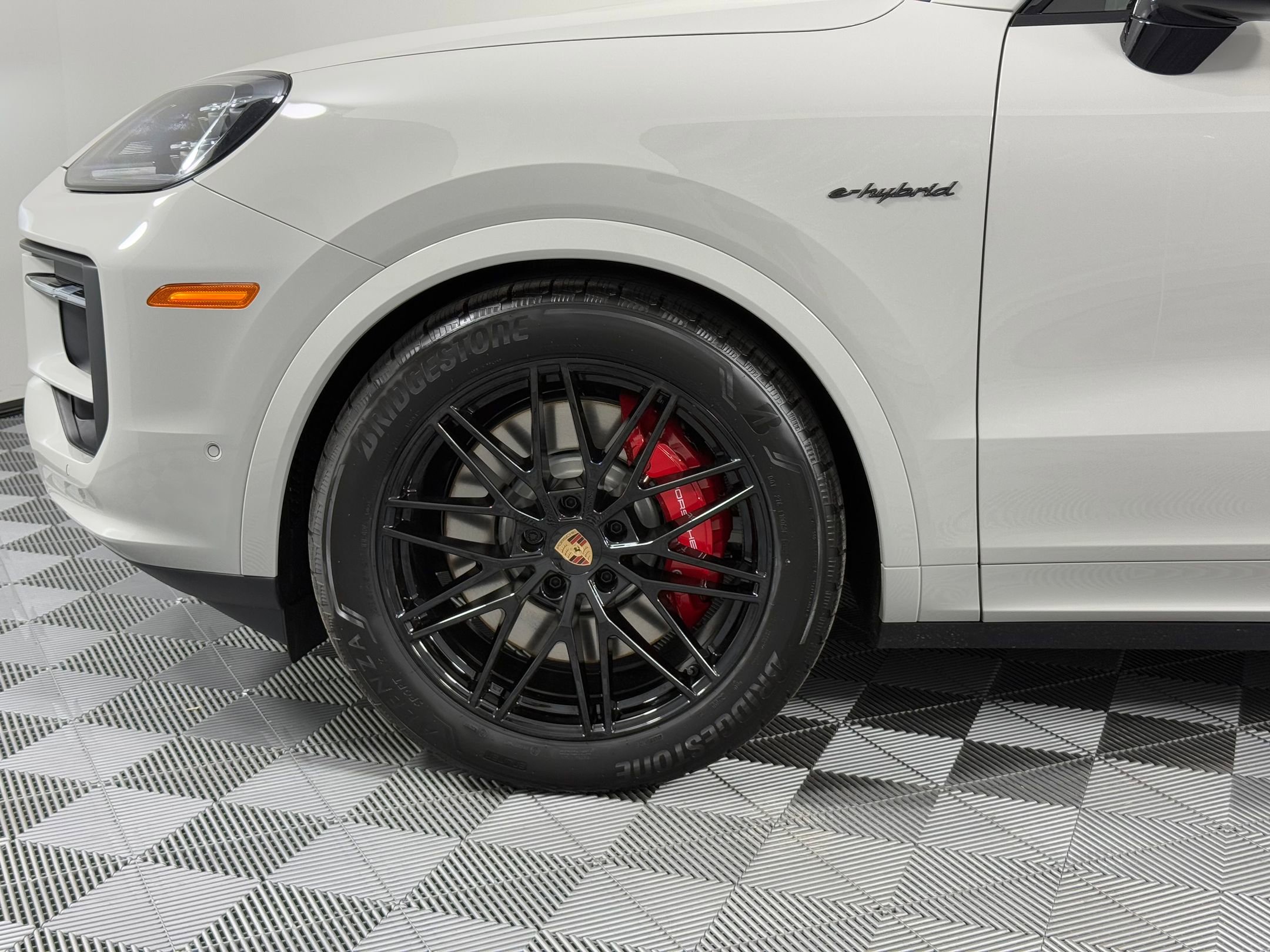 New 2026 Porsche Cayenne S image 12