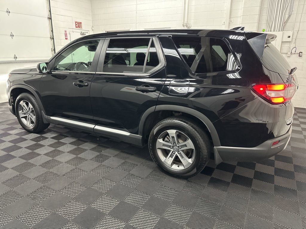 Used 2023 Honda Pilot EX-L image 6