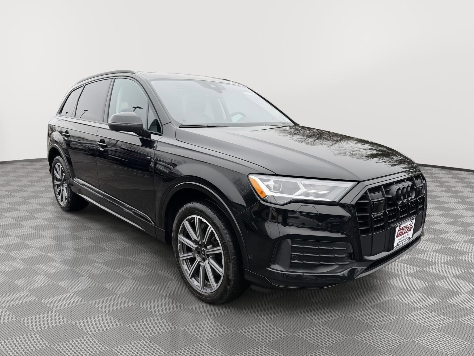 Used 2023 Audi Q7 2.0T Premium Plus w/ Premium Plus Package image 3