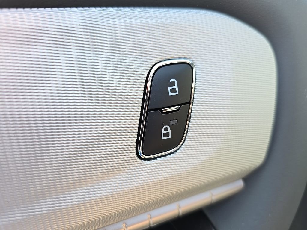 New 2026 Ford Explorer Active w/ Active Comfort Package image 9