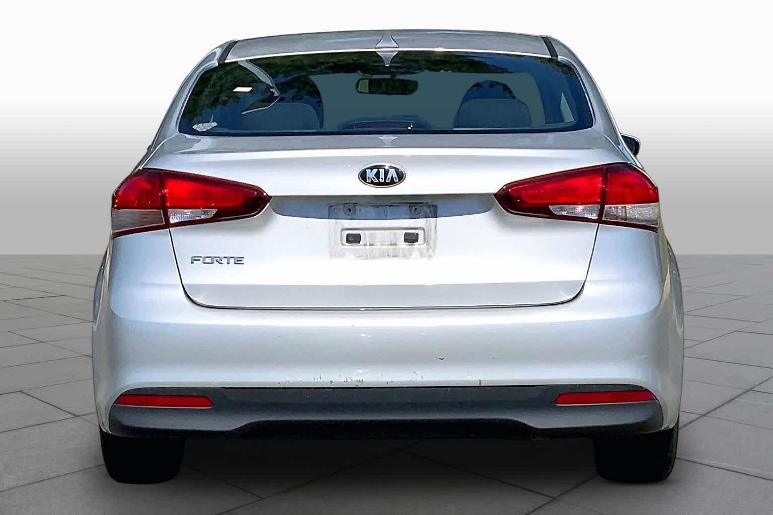 Used 2017 Kia Forte LX FWD image 5