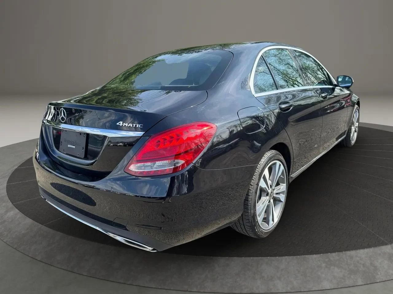 Used 2018 Mercedes-Benz C 300 4MATIC Sedan image 5