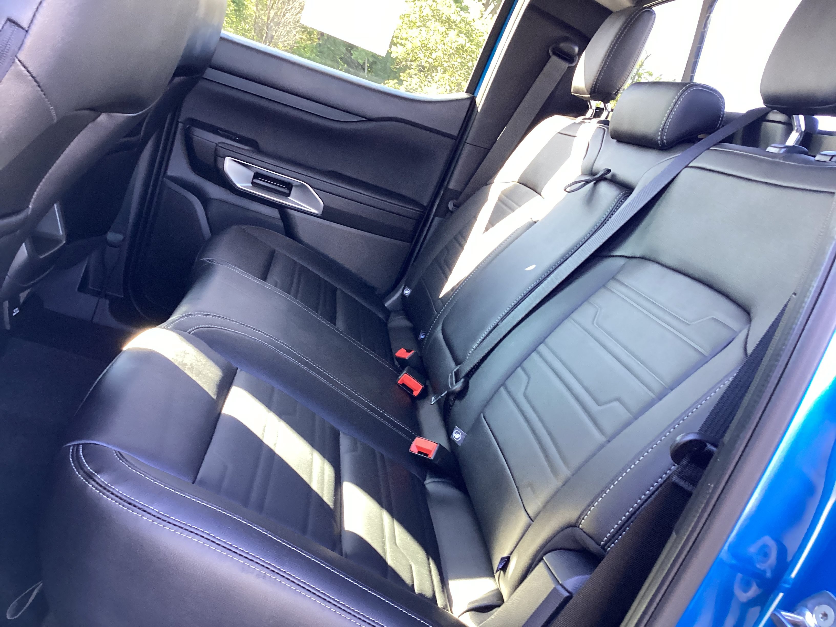 Used 2025 Ford Ranger Lariat w/ FX4 Off-Road Package AWD/4WD image 9