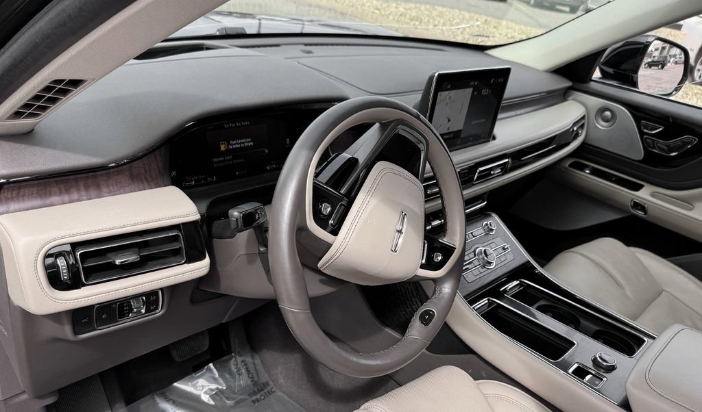 Used 2022 Lincoln Aviator Reserve w/ Equipment Group 201A image 17