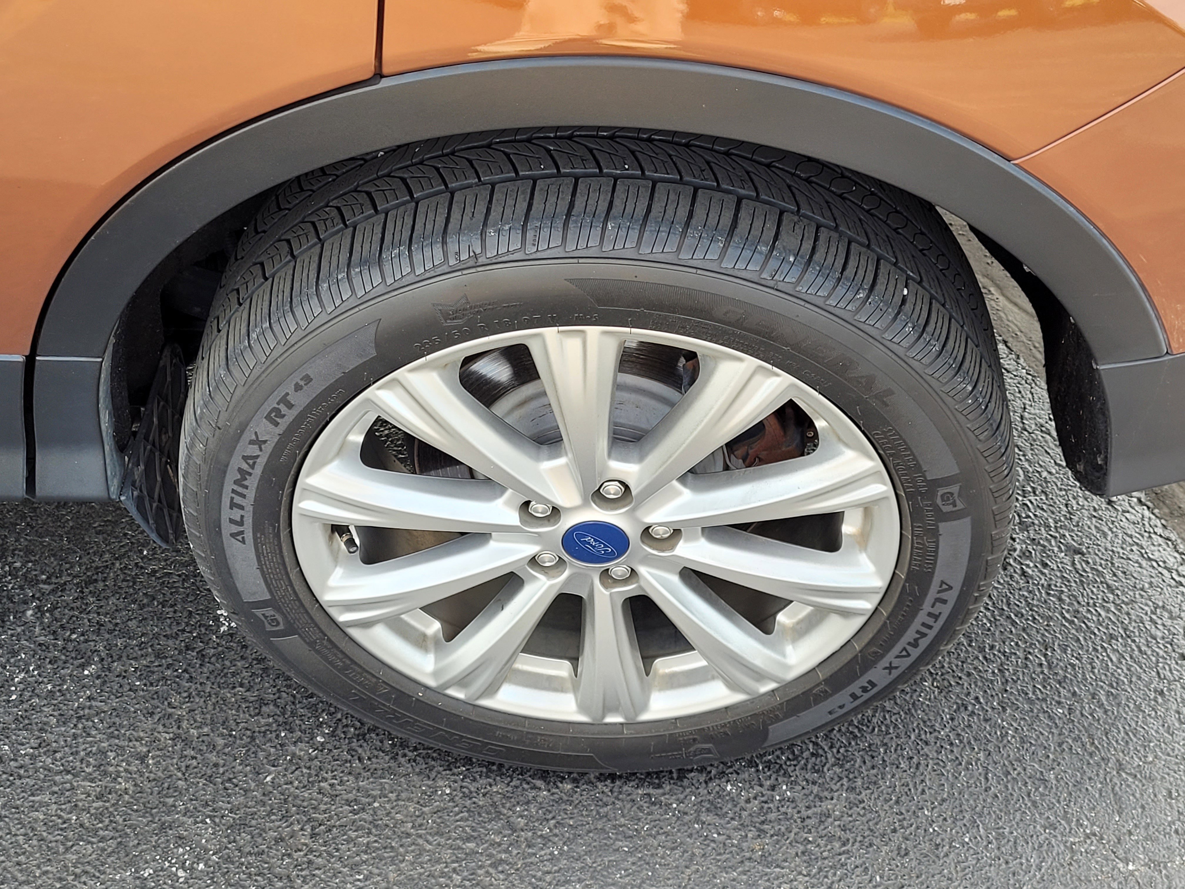 Used 2017 Ford Escape Titanium image 10