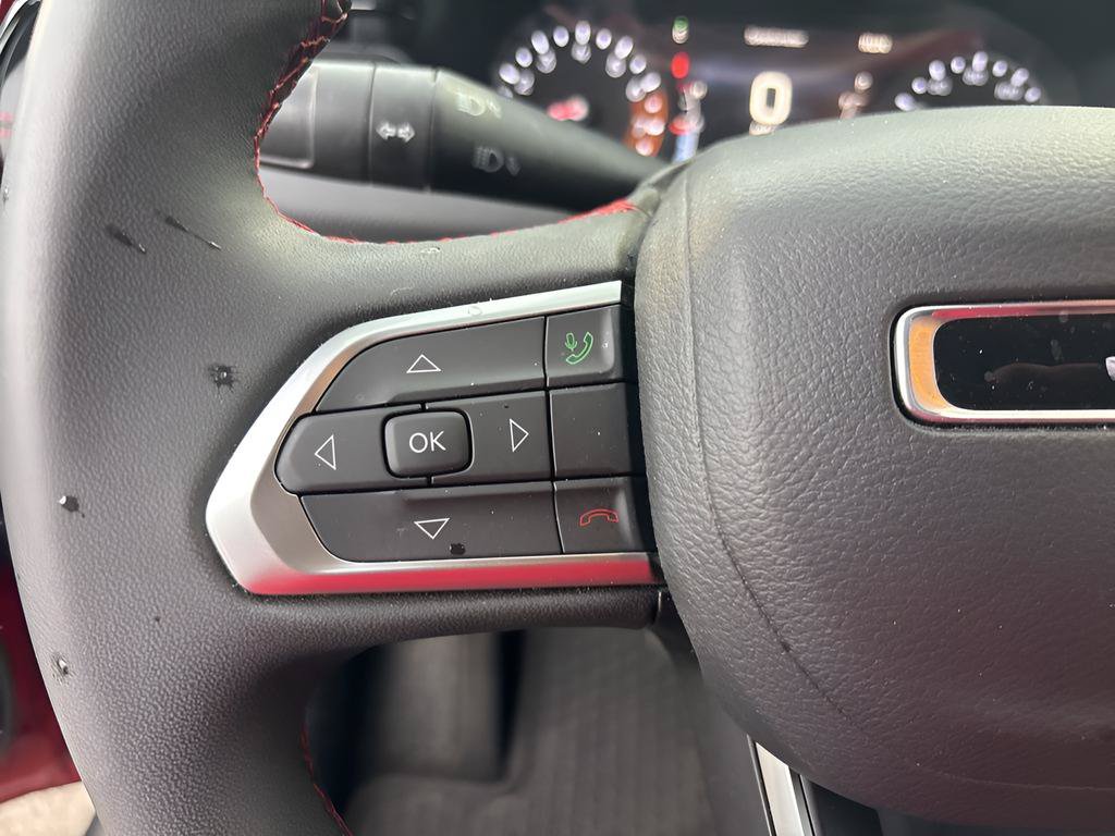Used 2025 Jeep Compass Trailhawk AWD/4WD image 14
