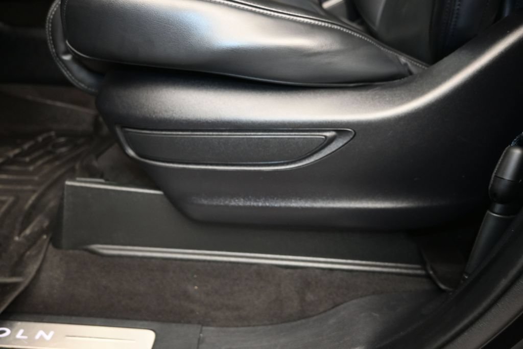 Used 2020 Lincoln Navigator L 4WD image 9
