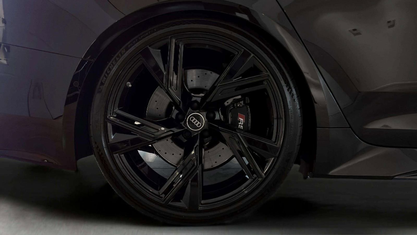 Used 2023 Audi RS 6 w/ Carbon Optic Package image 59