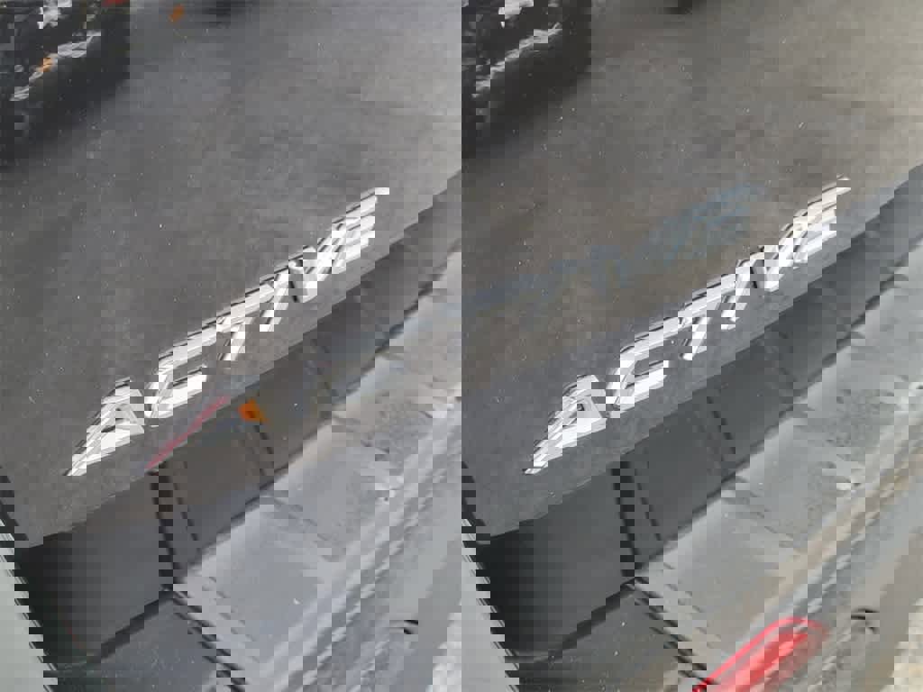 Used 2025 Ford Explorer Active image 5