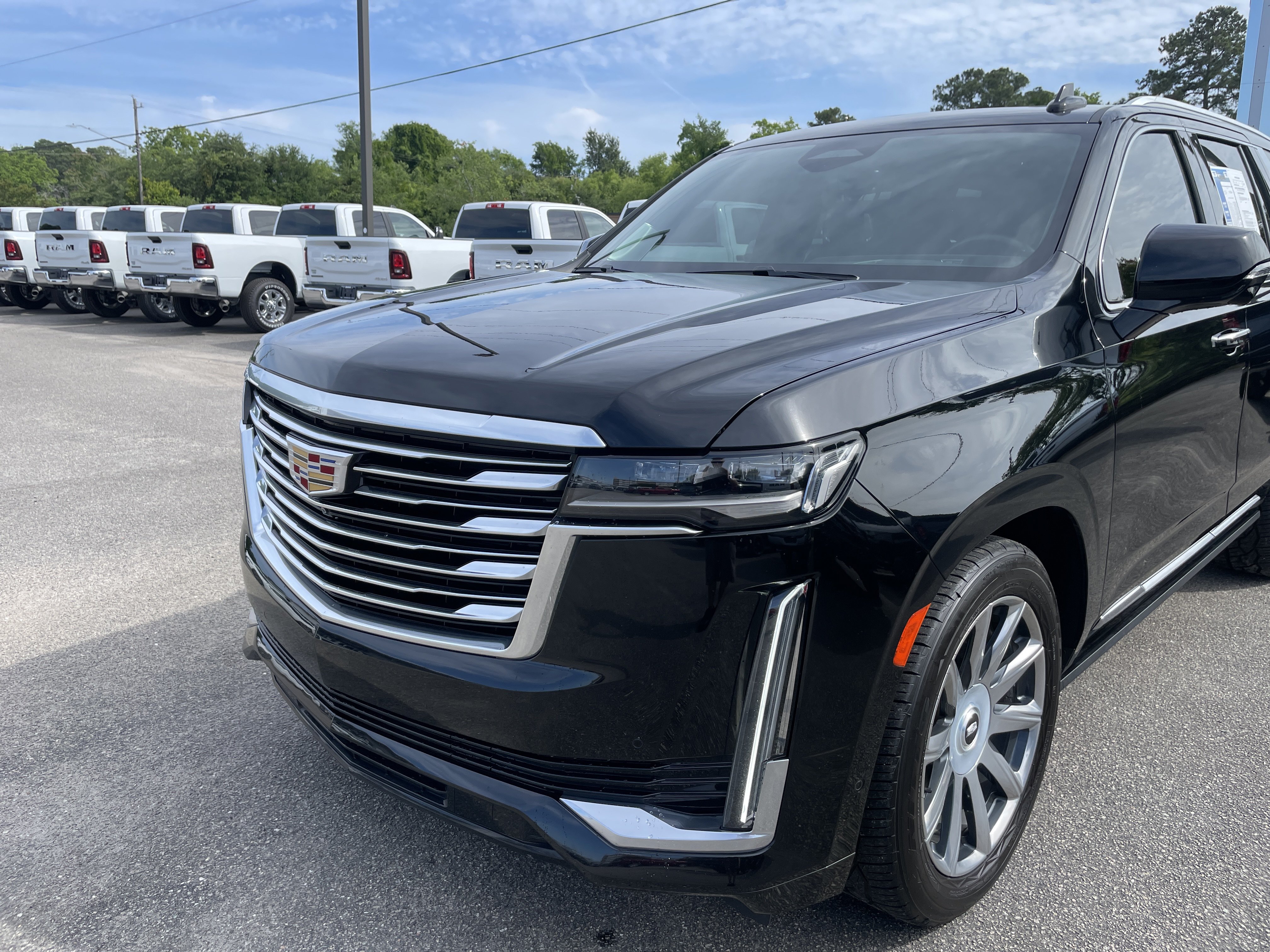Used 2023 Cadillac Escalade Premium Luxury Platinum w/ LPO, Floor Liner Package AWD/4WD image 5