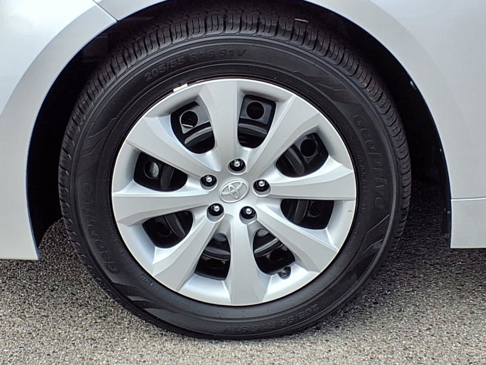 Certified 2026 Toyota Corolla LE FWD image 9