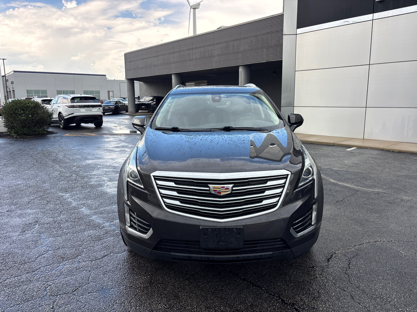 Used 2018 Cadillac XT5 Luxury w/ Driver Awareness Package FWD image 2