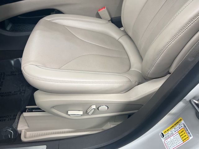Used 2023 Lincoln Nautilus Reserve AWD/4WD image 14