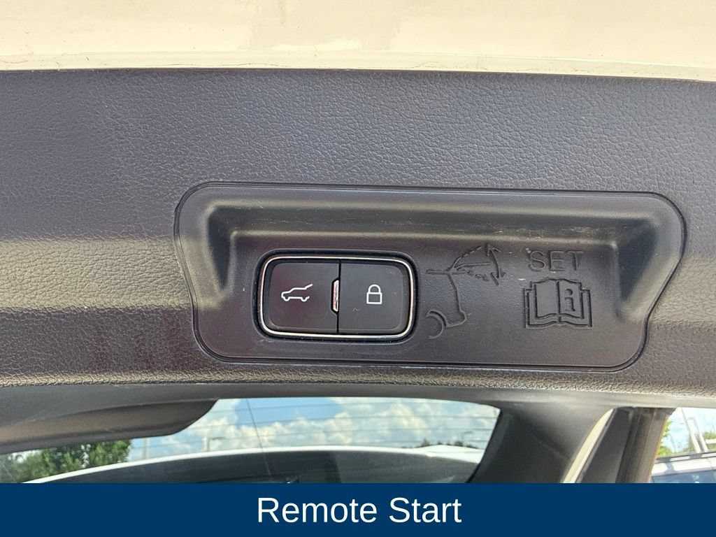 Certified 2021 Ford Explorer XLT w/ Equipment Group 202A RWD image 9