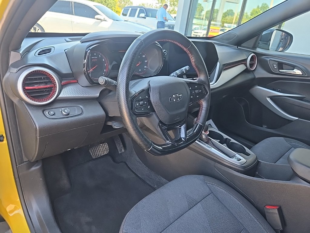 Used 2024 Chevrolet Trax RS w/ Driver Confidence Package FWD image 9