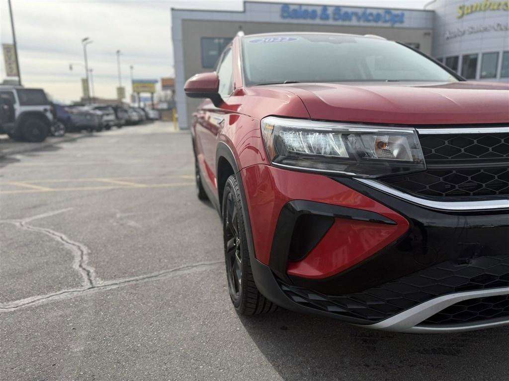 Used 2022 Volkswagen Taos SE image 9