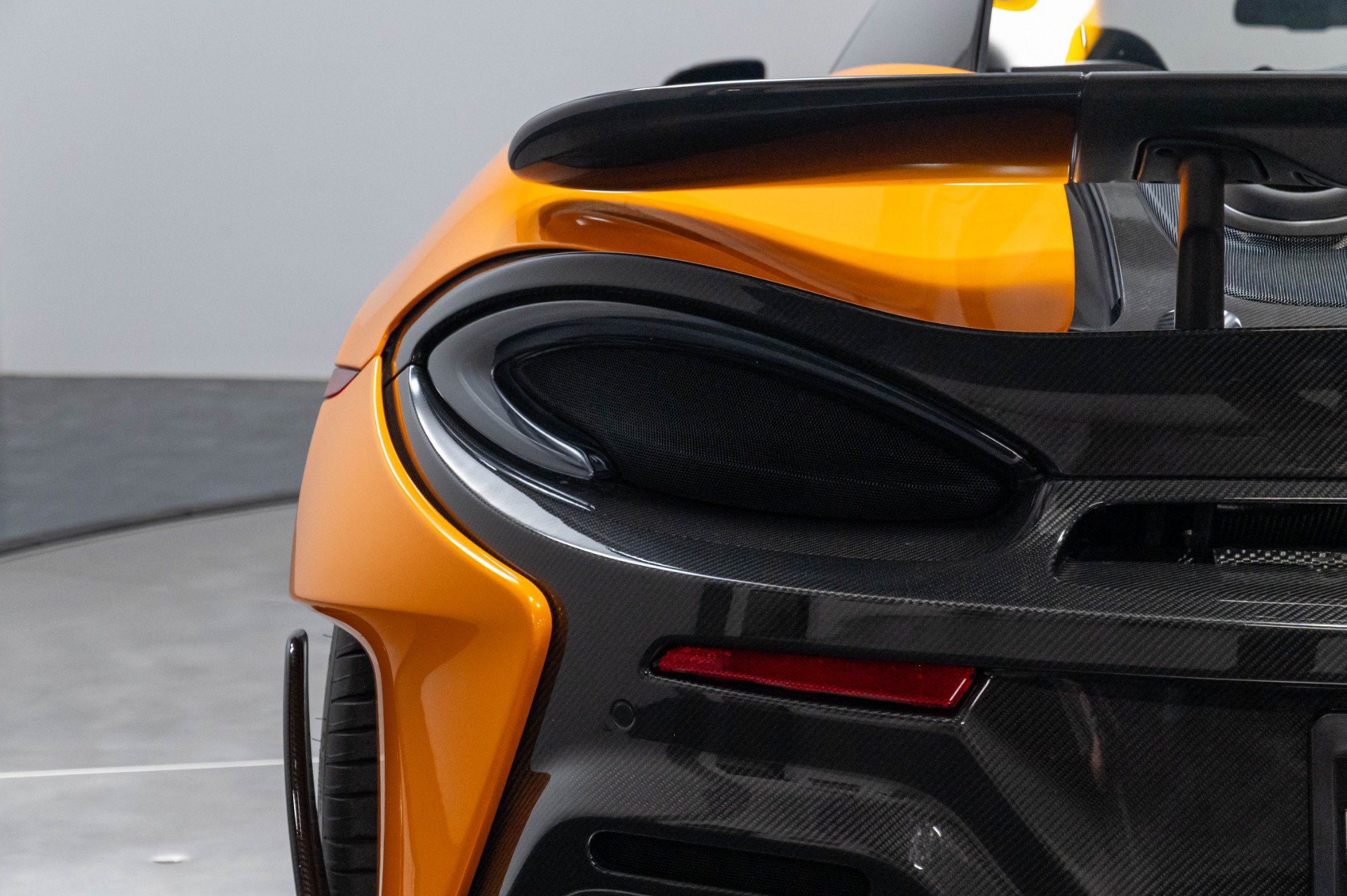 Used 2019 McLaren 600LT RWD image 45