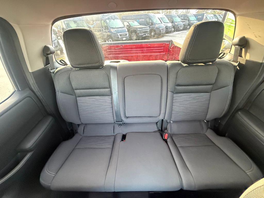 Used 2023 Nissan Frontier SV image 17