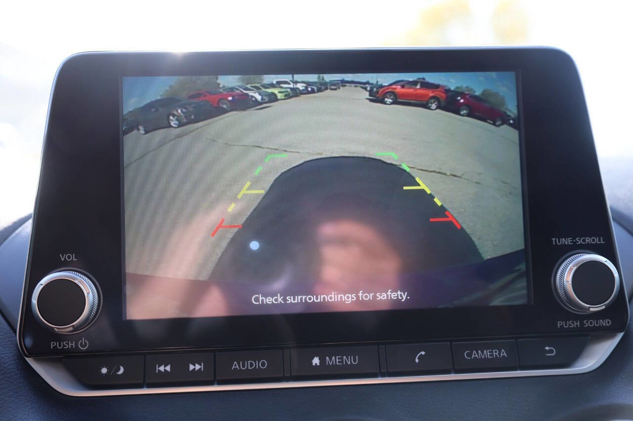 Used 2025 Nissan Sentra SV w/ All-Weather Package image 22