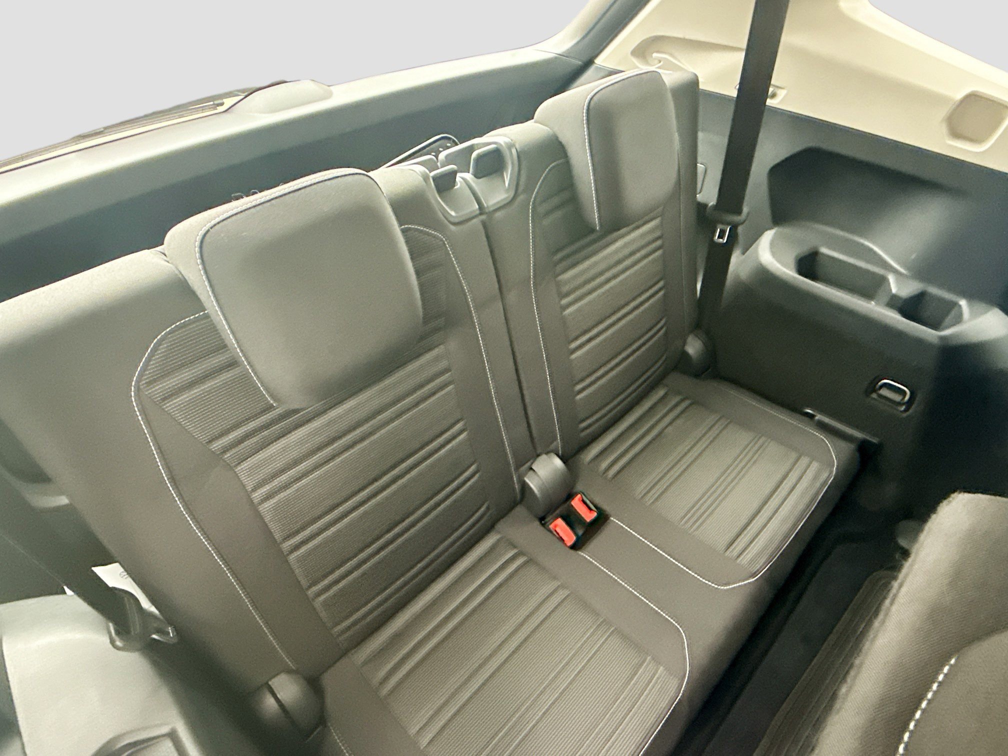 Certified 2022 Volkswagen Tiguan S image 28