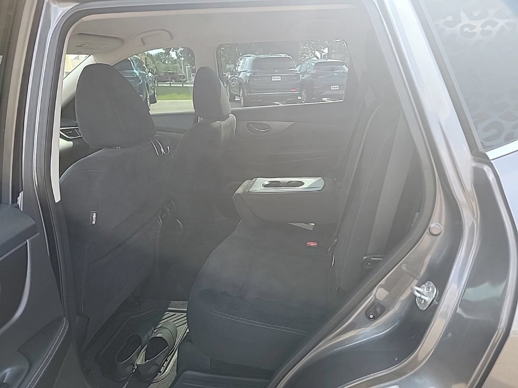 Used 2016 Nissan Rogue SV AWD/4WD image 17