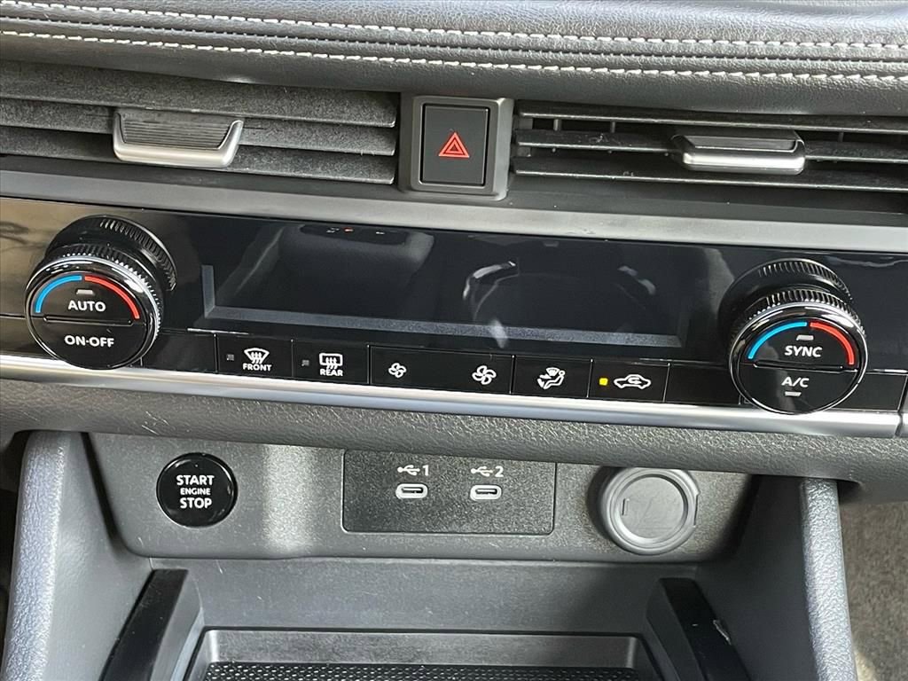 Used 2025 Nissan Rogue SV image 14