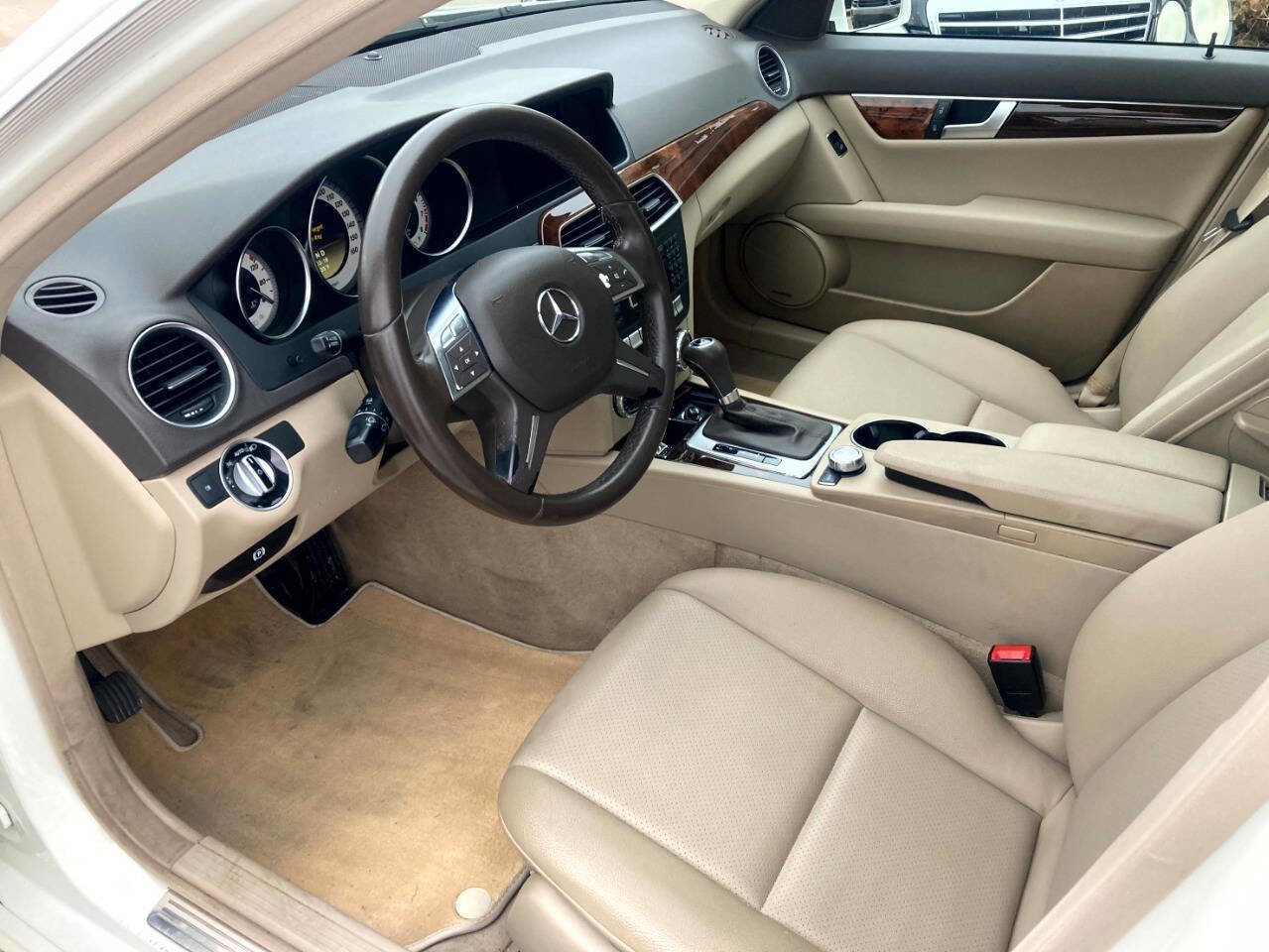 Used 2012 Mercedes-Benz C 300 4MATIC Sedan image 8