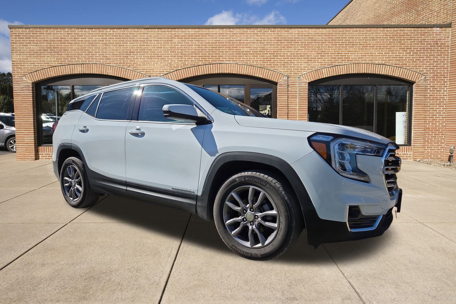 Used 2024 GMC Terrain SLT
