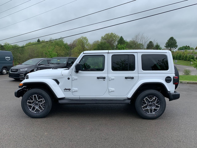 New 2026 Jeep Wrangler Unlimited Sahara w/ Safety Group AWD/4WD image 2