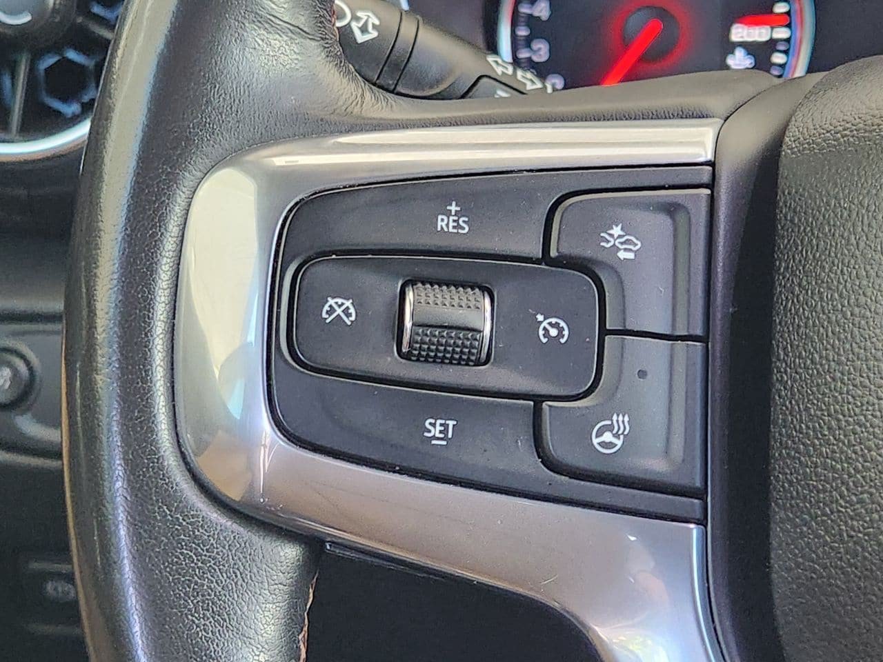 Used 2019 Chevrolet Blazer Premier w/ Driver Confidence II Package FWD image 26