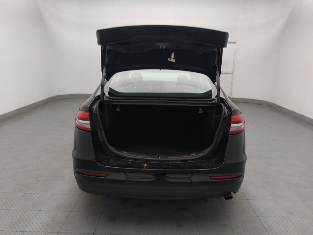 Used 2020 Ford Fusion SE FWD image 29