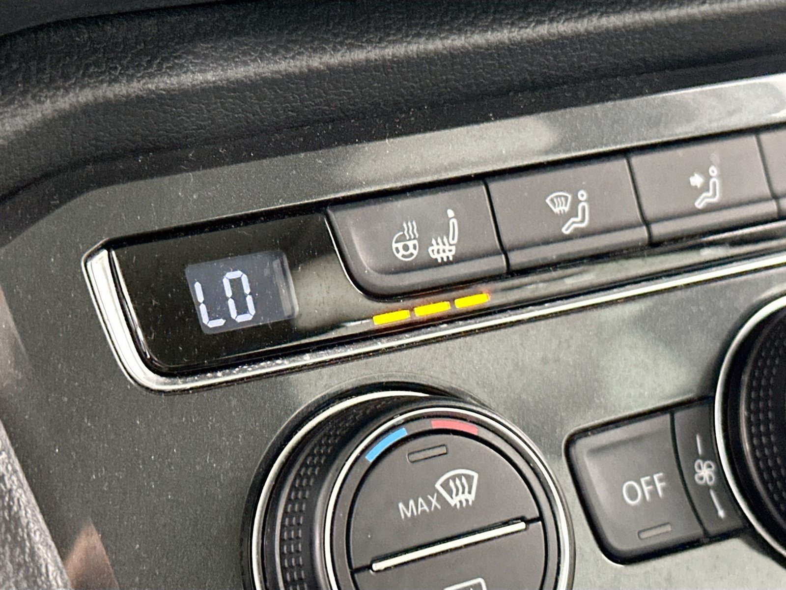 Used 2018 Volkswagen Tiguan SEL Premium FWD image 20
