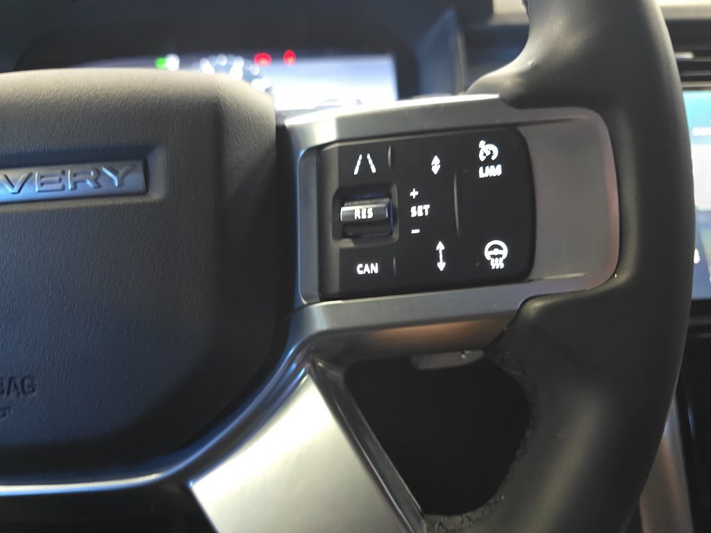 Certified 2024 Land Rover Discovery Dynamic SE AWD/4WD image 22