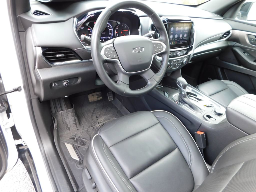 Used 2023 Chevrolet Traverse Premier w/ Redline Edition image 15