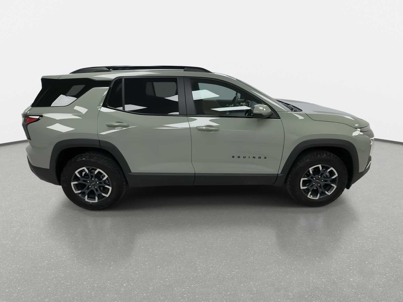 Used 2025 Chevrolet Equinox ACTIV AWD/4WD image 9