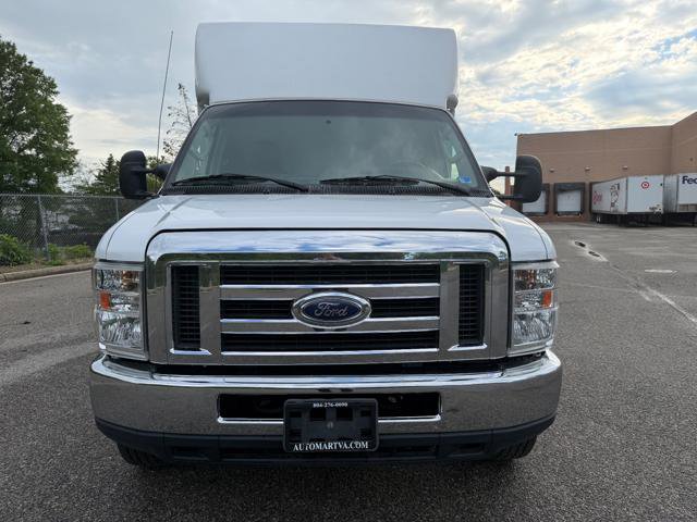 Used 2016 Ford E-350 and Econoline 350 Super Duty w/ Power Windows & Locks Group RWD image 29