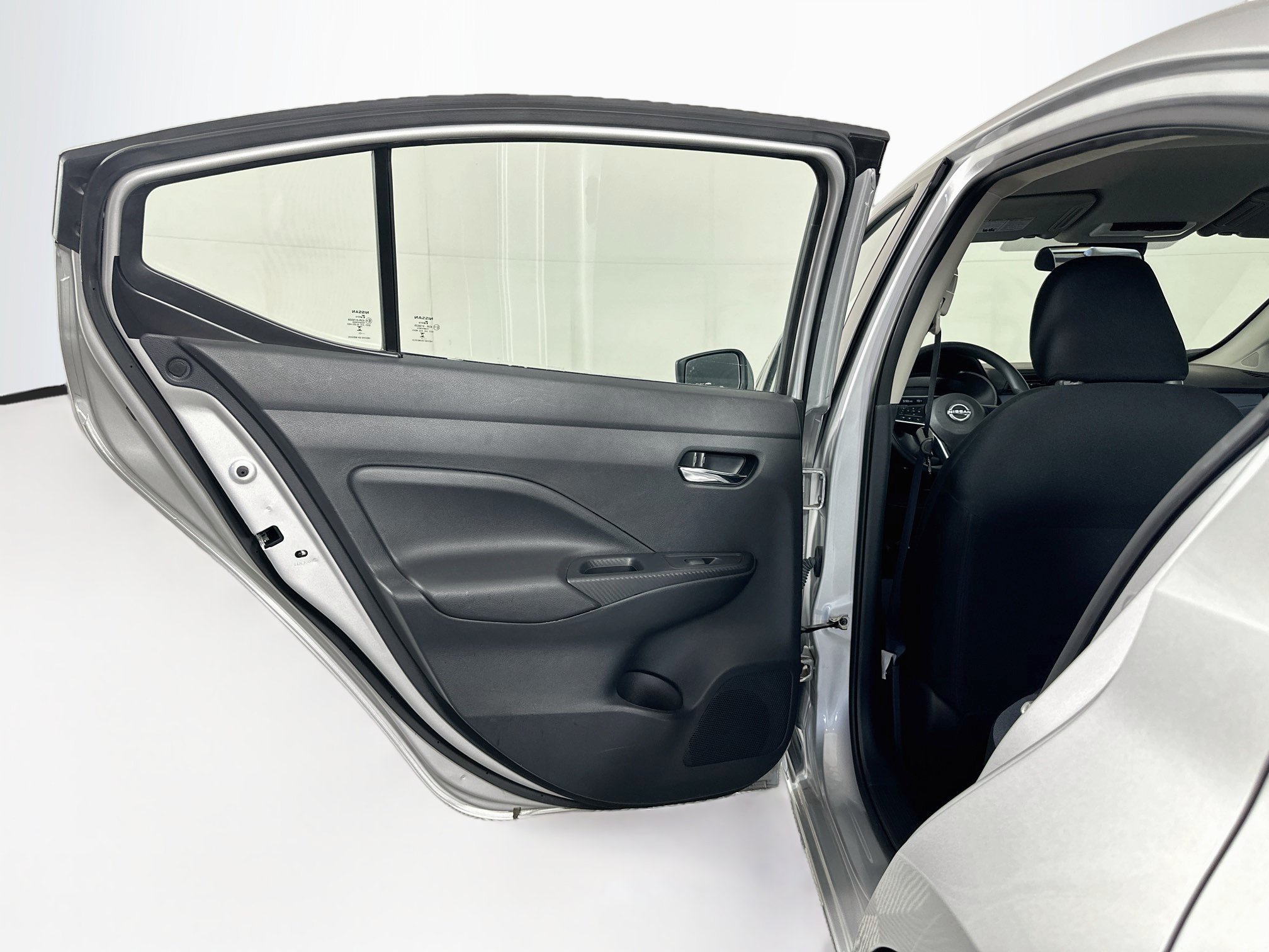 Used 2025 Nissan Versa SV FWD image 25