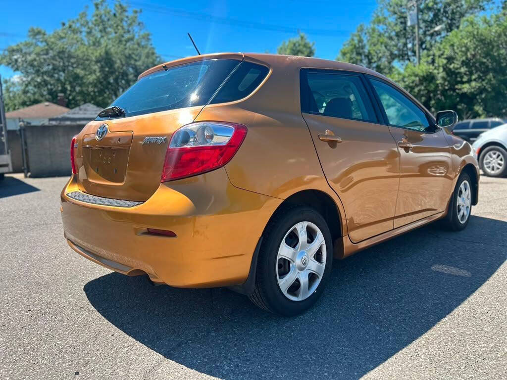 Used 2010 Toyota Matrix FWD image 5