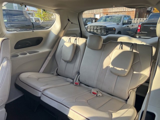 Used 2020 Chrysler Pacifica Limited image 21