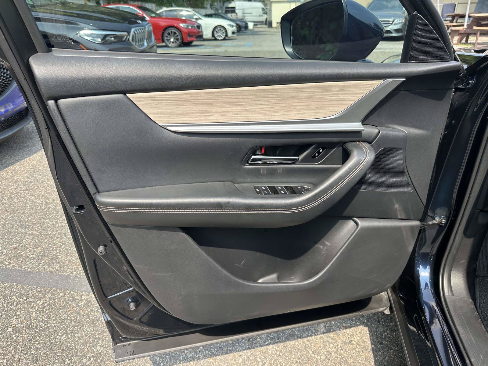 Used 2025 MAZDA CX-90 Plug-In Hybrid w/ Preferred AWD/4WD image 13