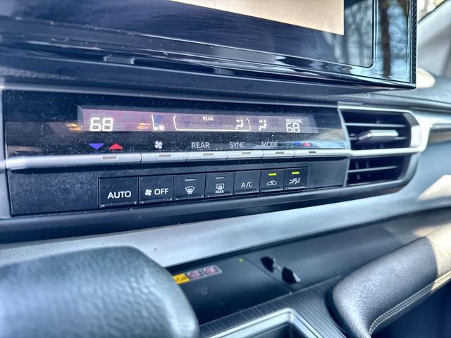 Used 2025 Toyota Sienna LE image 27