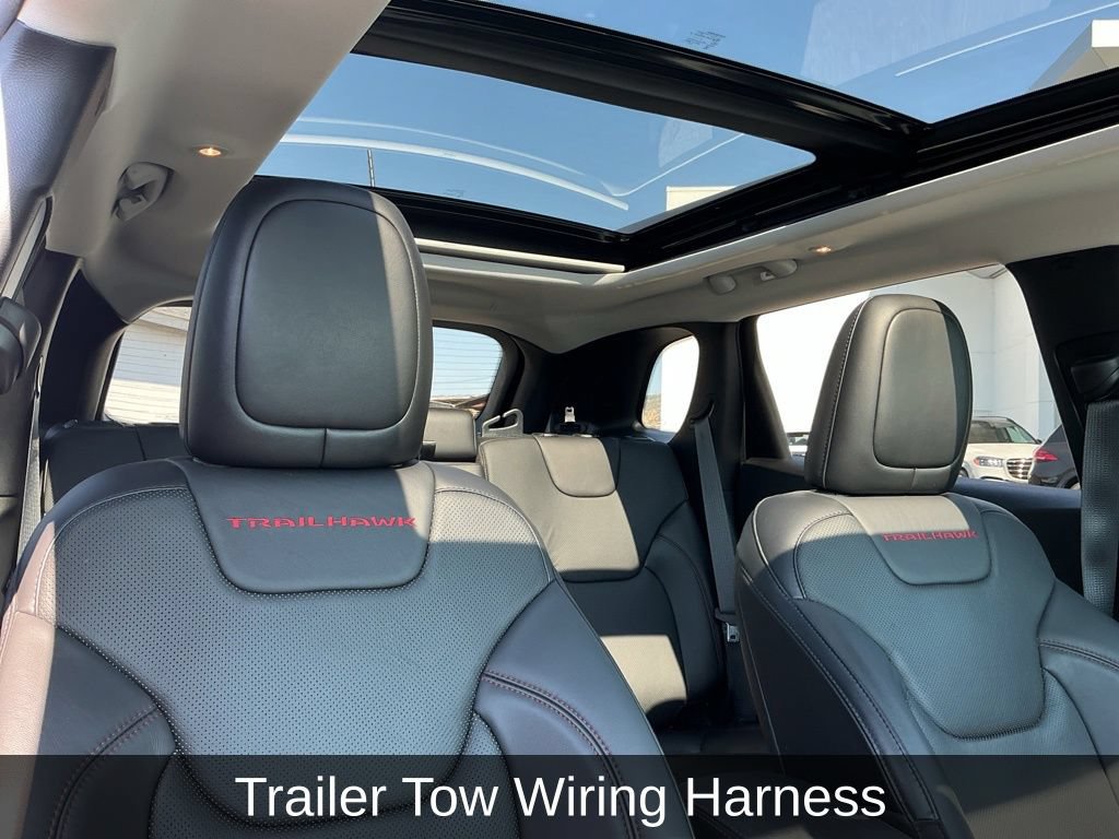Used 2020 Jeep Cherokee Trailhawk AWD/4WD image 23