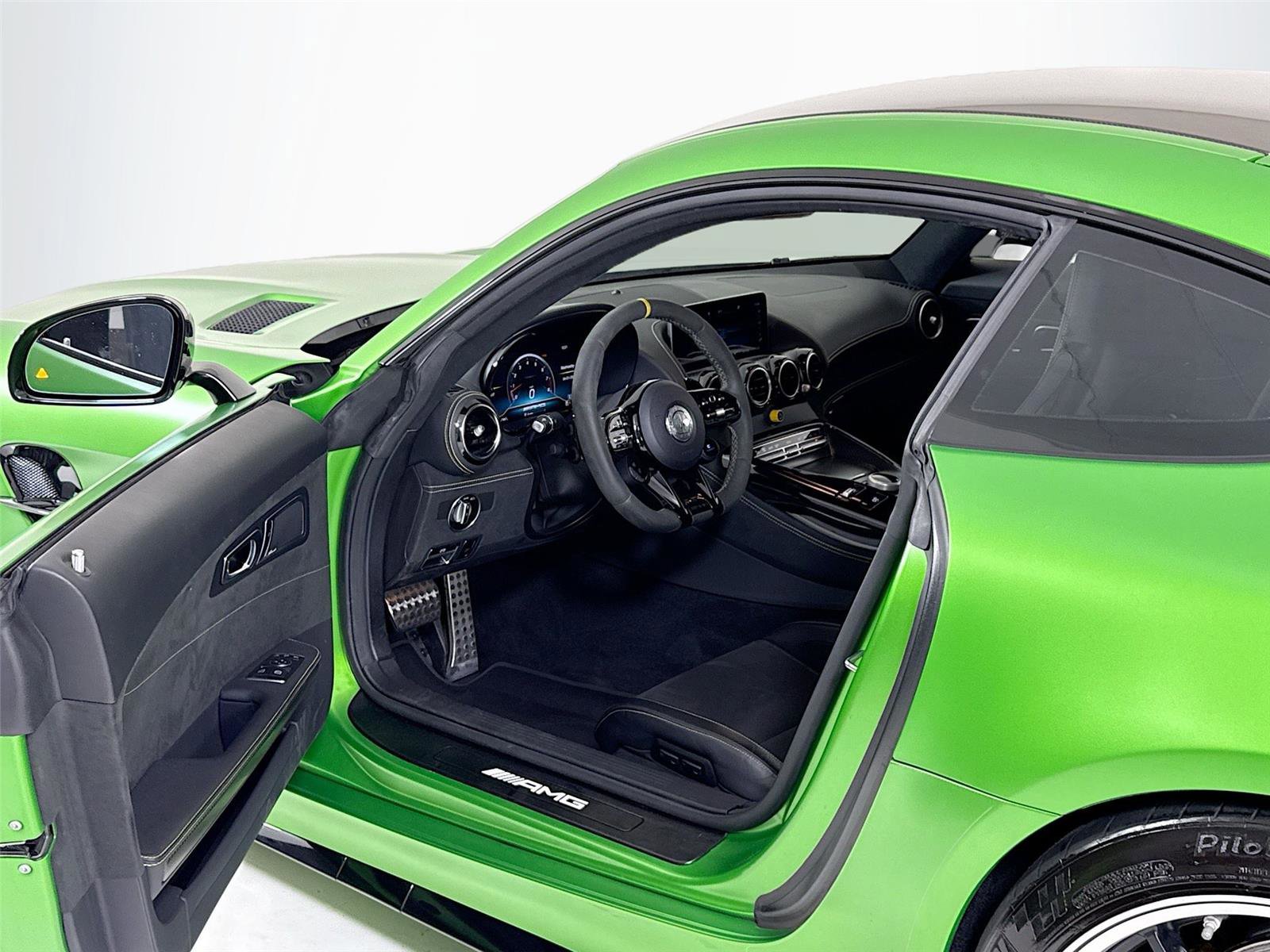 Used 2020 Mercedes-Benz AMG GT R image 12