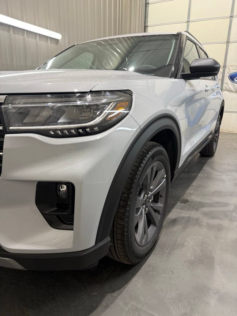 New 2026 Ford Explorer Active w/ Active Comfort Package AWD/4WD image 5