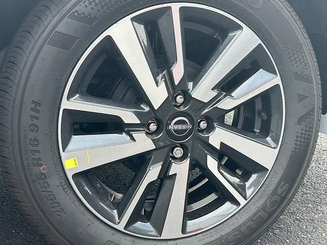 New 2025 Nissan Versa SV w/ Trunk Package FWD image 25