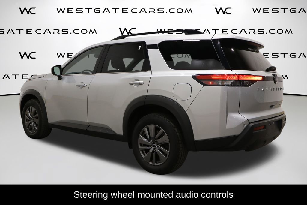 Used 2024 Nissan Pathfinder SV image 5