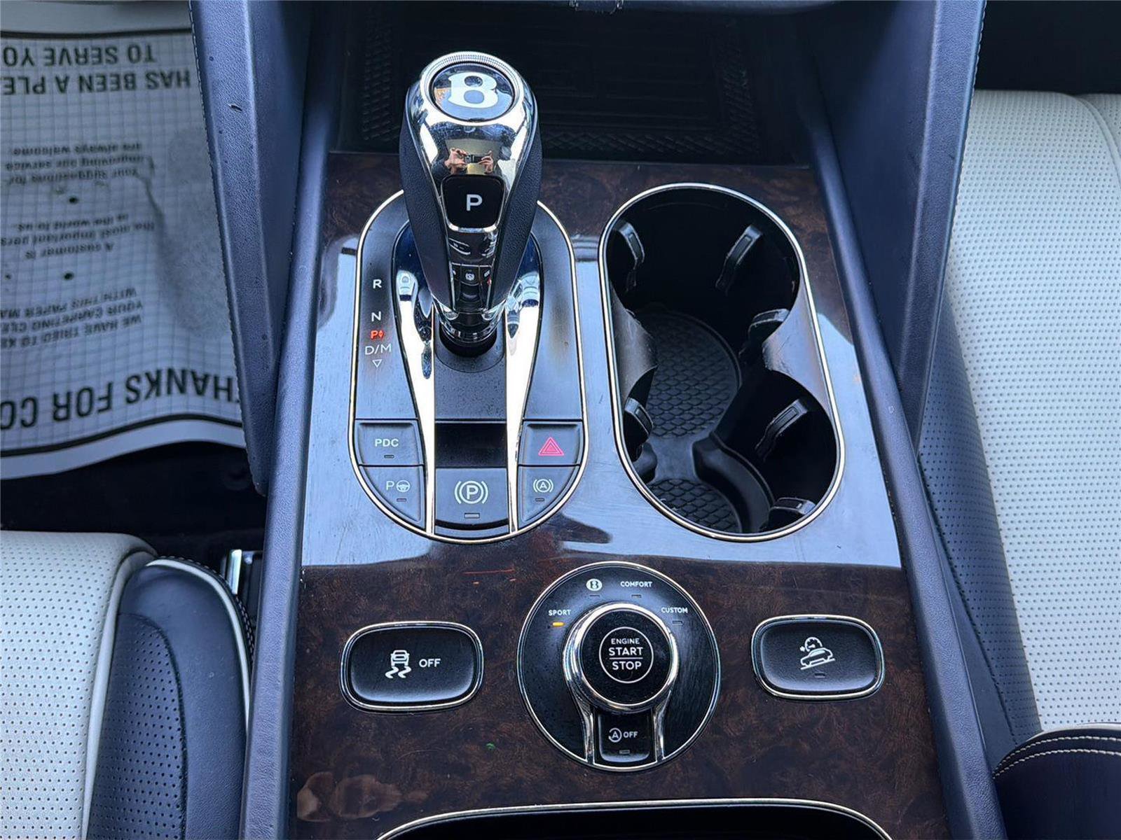 Used 2021 Bentley Bentayga AWD/4WD image 18