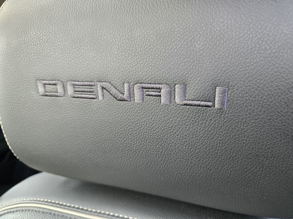 Used 2017 GMC Acadia Denali AWD/4WD image 18