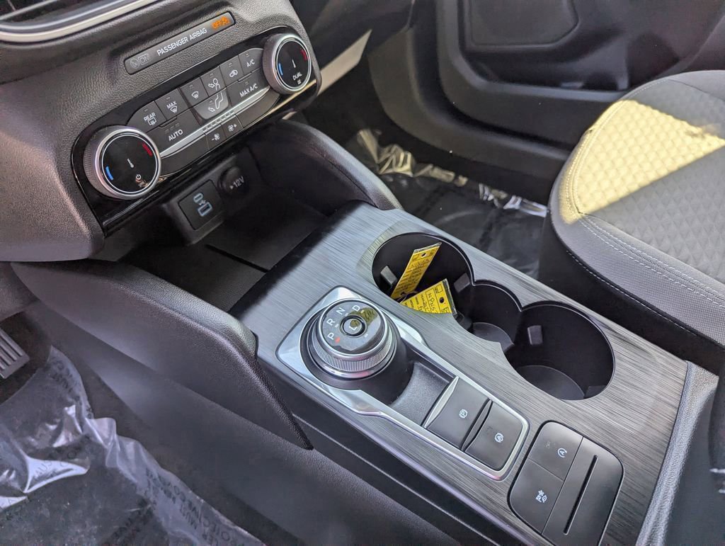 Used 2022 Ford Escape SE w/ SE Sport Appearance Package image 23