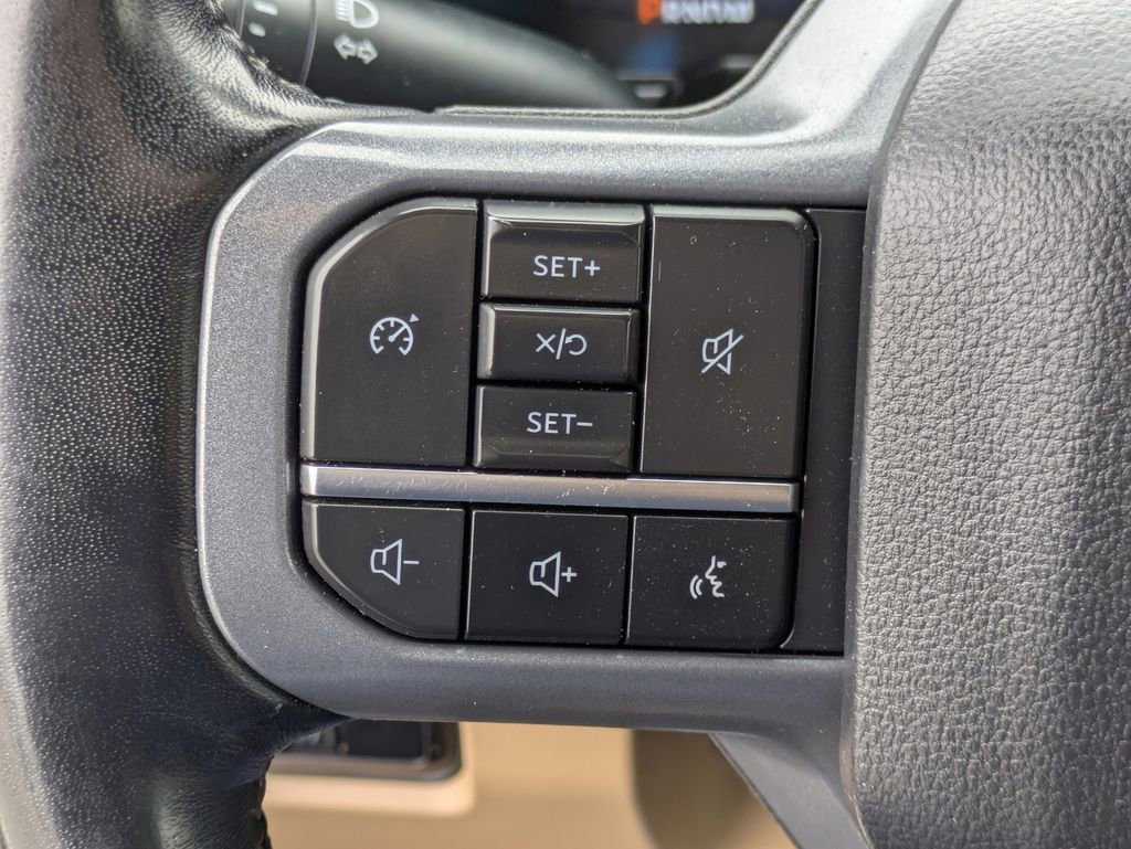 Used 2024 Ford F350 Lariat w/ FX4 Off-Road Package image 24